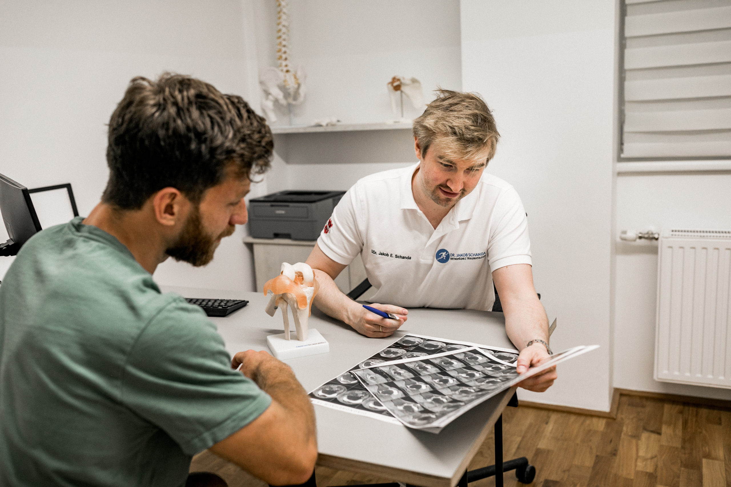 Dr. Schanda Persönliches Gespräch